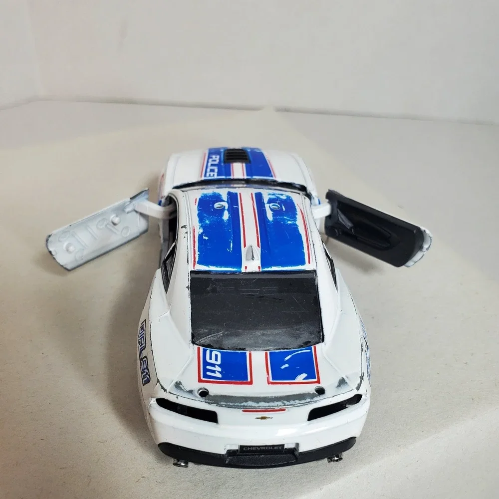 Kinsmart 2014 Chevrolet Camaro‎ Police Car 1:38 Scale Die-Cast Model